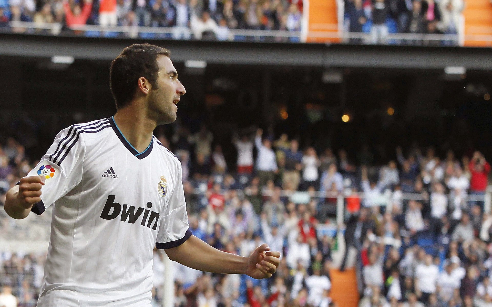 法国队接力配速合理策略成功，法国队配置